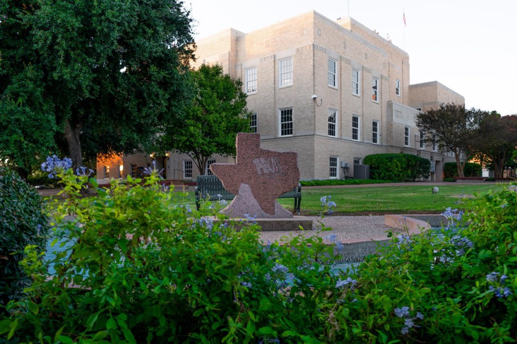 A Texas Sesquicentennial sculpture in Temple, TX celebrated the state's 150th anniversary in 1986